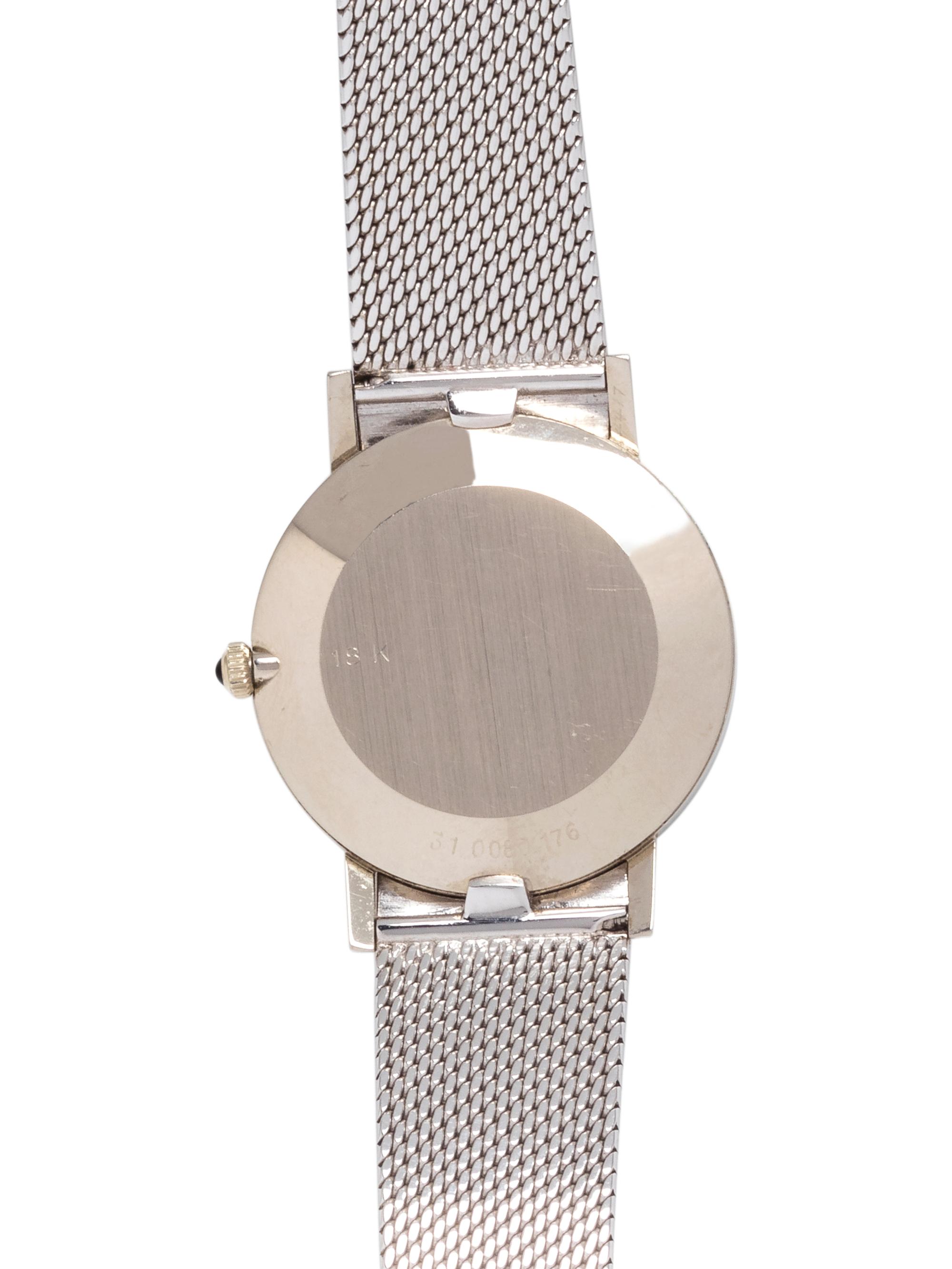 MOVADO, 18K WHITE GOLD 'MUSEUM CLASSIC' WRISTWATCH