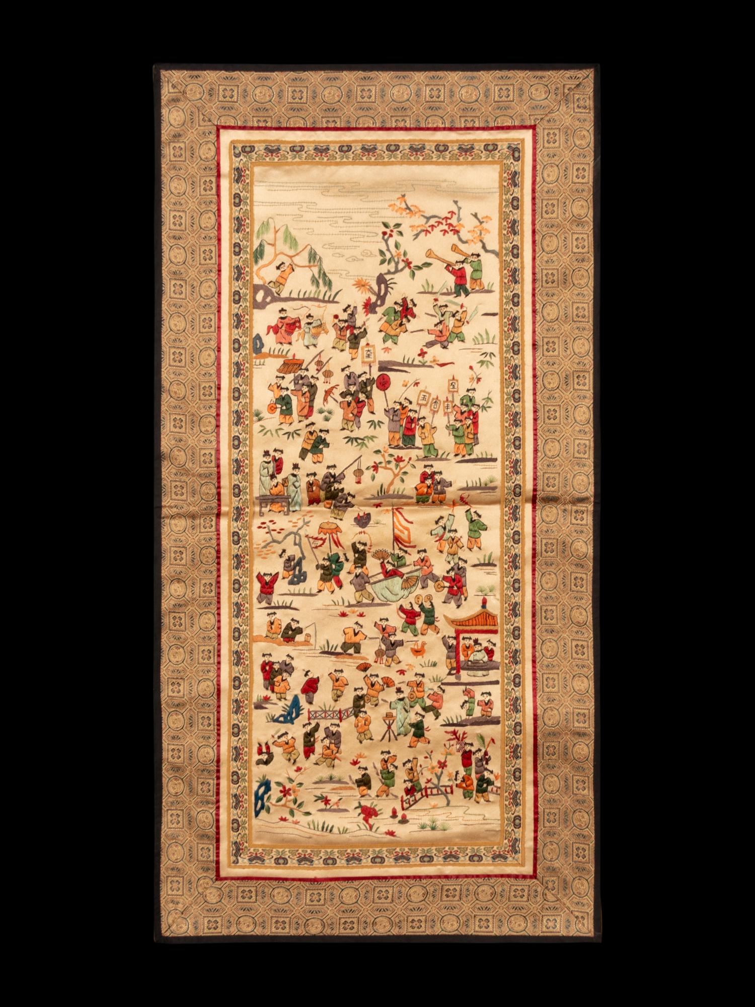 A Collection of 33 Chinese Embroidered Silk Panels 近代 綉片33幅