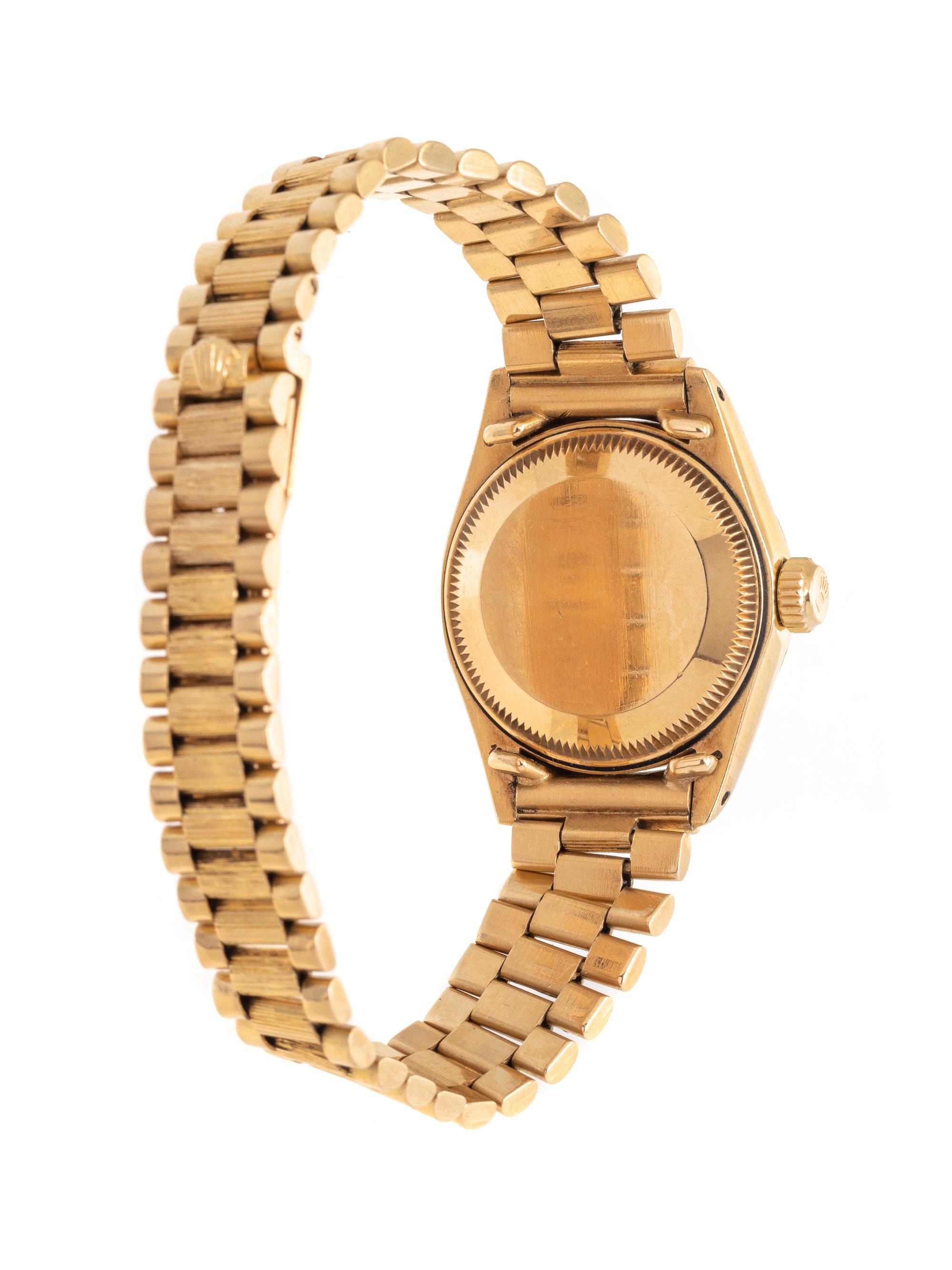 ROLEX, TIFFANY & CO., REF. 6927 18K YELLOW GOLD 'OYSTER PERPETUAL DATEJUST' WRISTWATCH, CIRCA 1979
