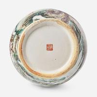 A large Chinese famille rose-decorated vase 粉彩大瓶 Late 20th century ?????