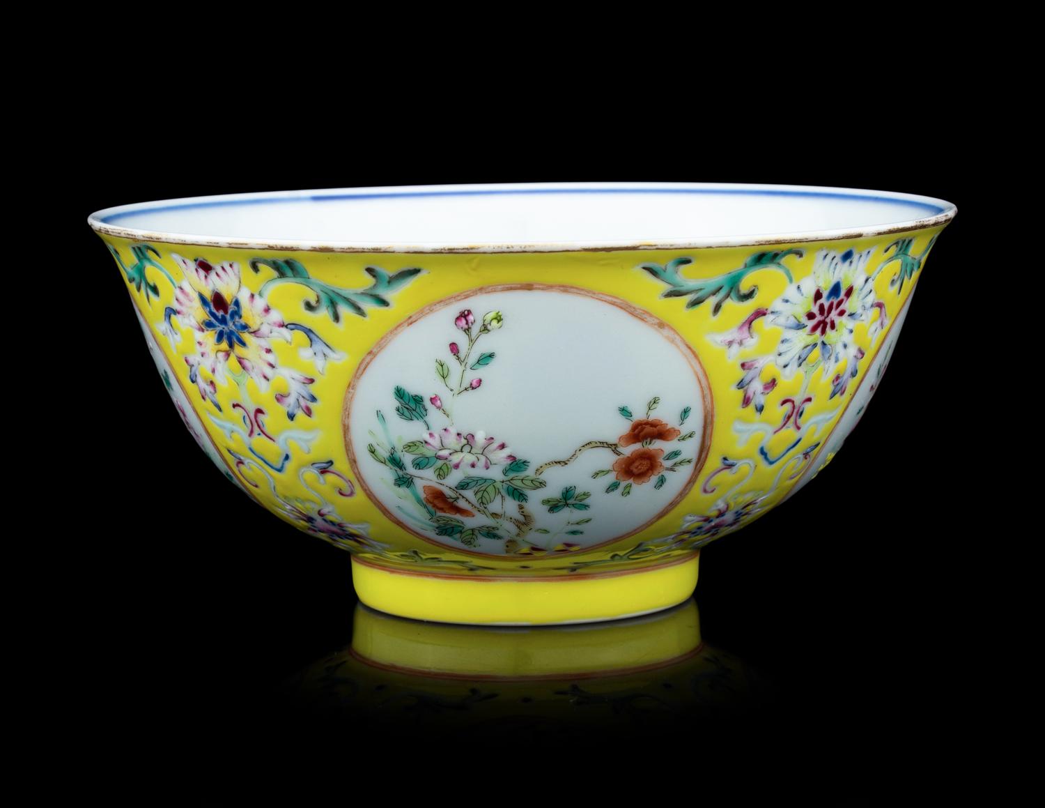 A Chinese Yellow Ground Famille Rose 'Medallion' Porcelain Bowl