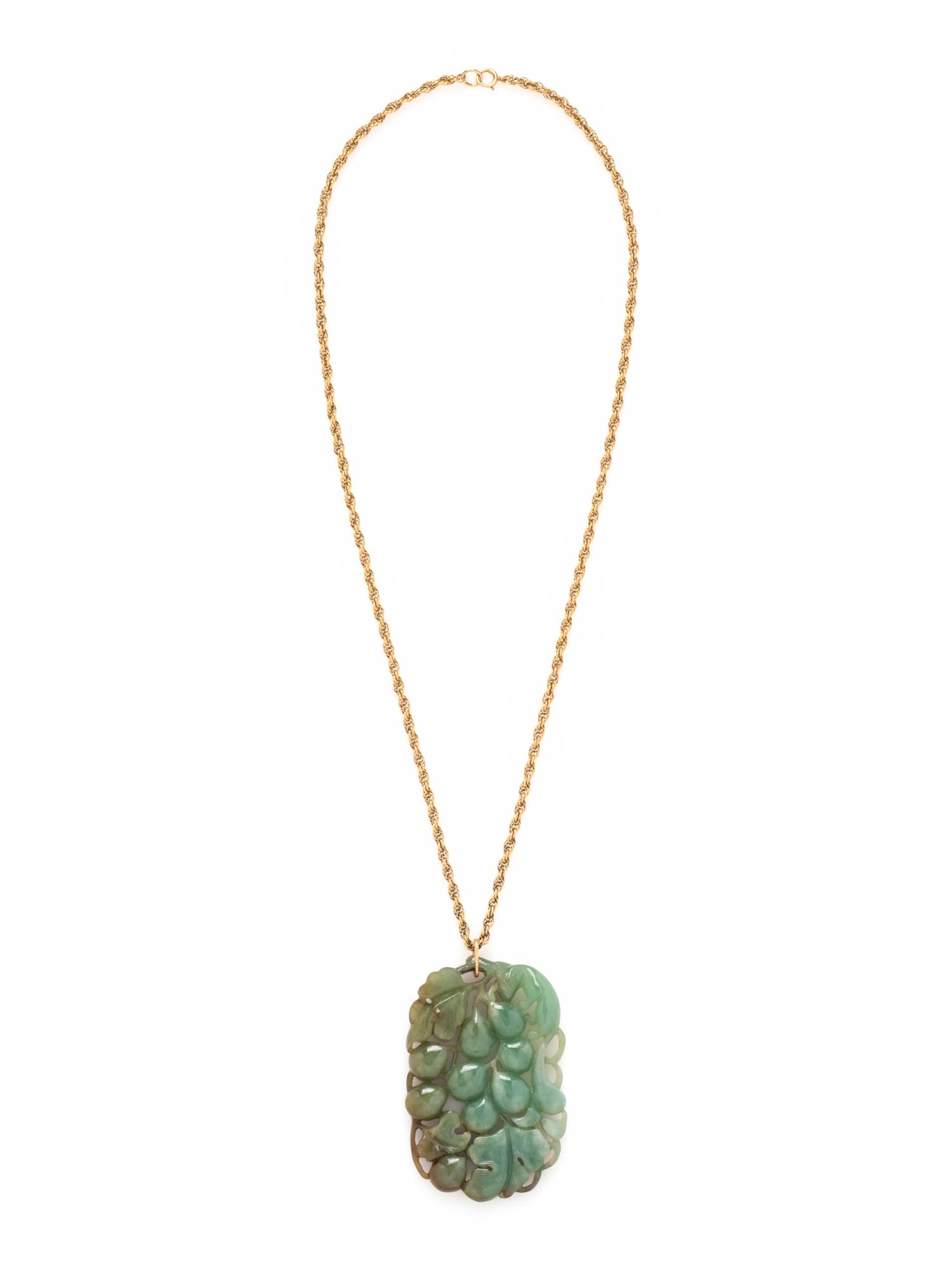 YELLOW GOLD AND JADE PENDANT/NECKLACE