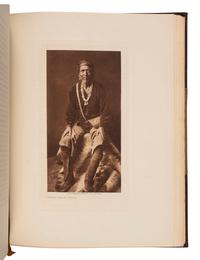 CURTIS, Edward (1868-1952). The North American Indian. Being a Series of Volumes Picturing and Describing the Indians of the United States and Alaska. Cambridge, MA: University Press, 1907. Volume 1.