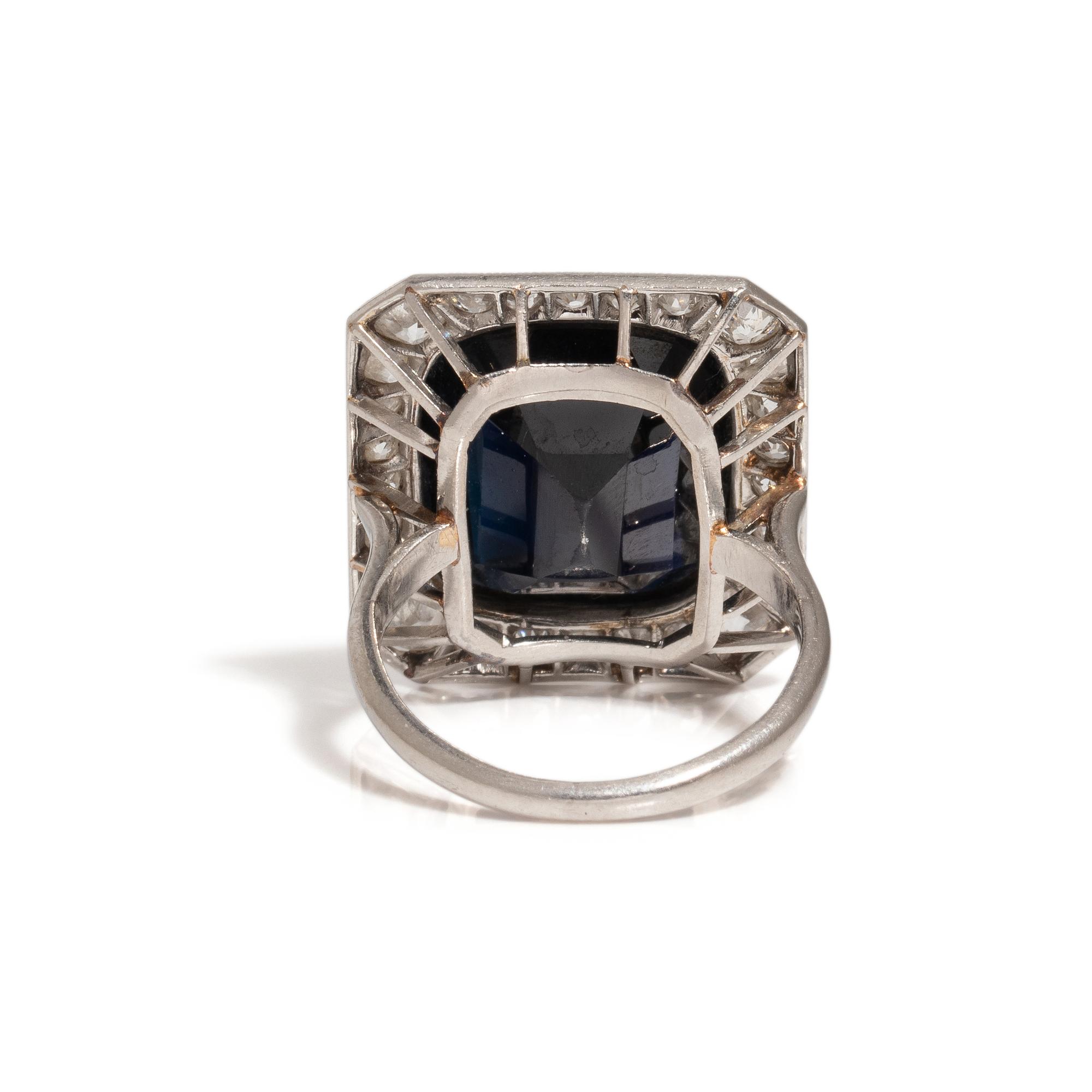 ART DECO, SAPPHIRE AND DIAMOND RING