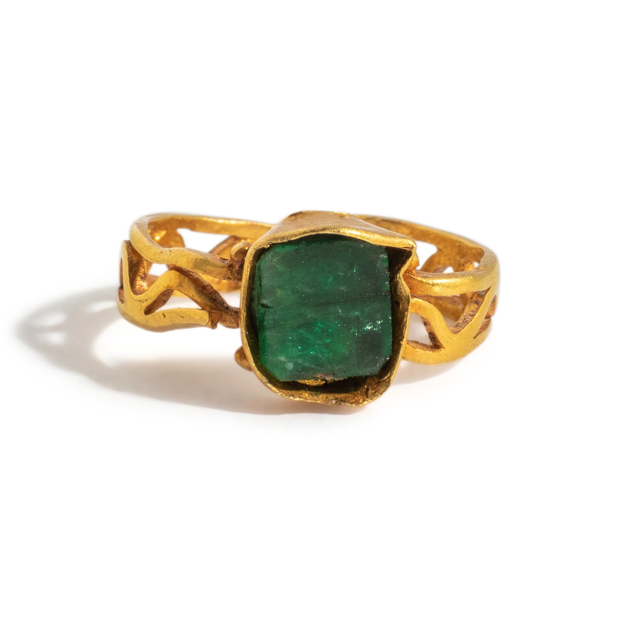 A Byzantine Emerald and Gold Finger Ring