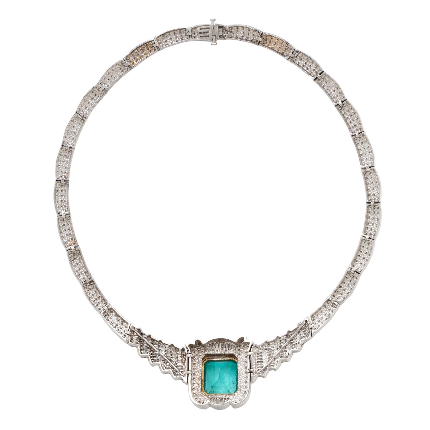EMERALD, DIAMOND, AND WHITE GOLD NECKLACE