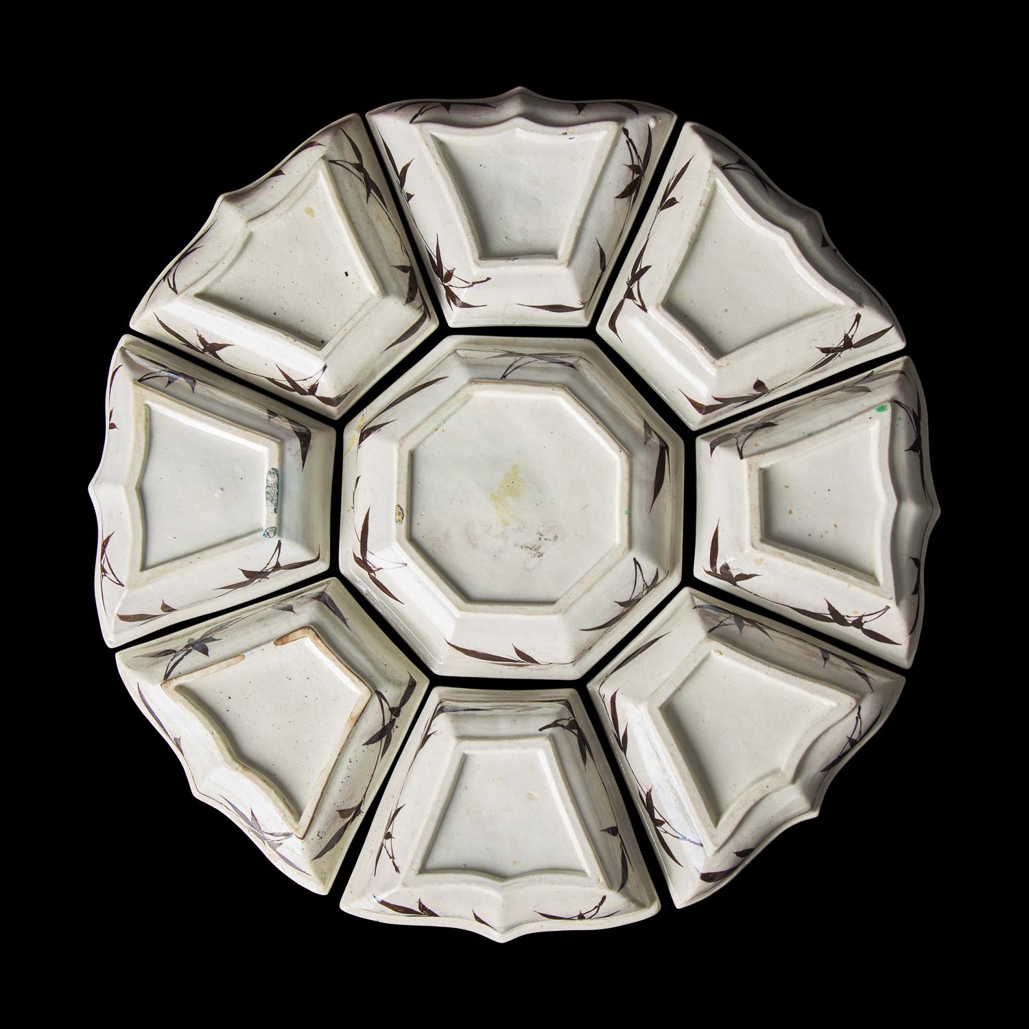 A Chinese Famille Verte Sweetmeat Set, Kangxi Period 清康熙 五彩天馬圖攢盤