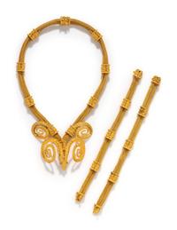 CONVERTIBLE YELLOW GOLD RAMS HEAD NECKLACE