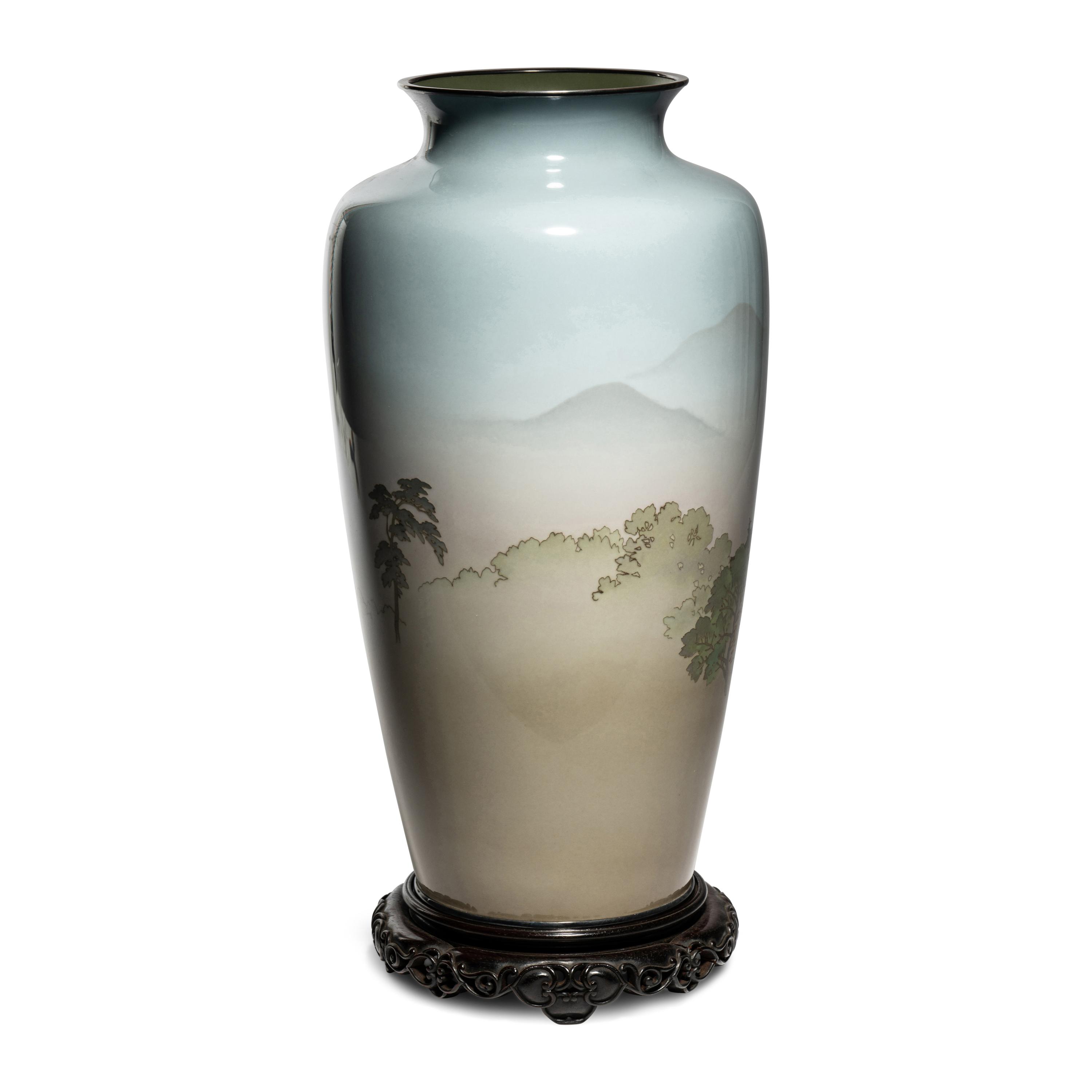 An Impressive Pair of Large Japanese Cloisonné Presentation Vases, Ando Jubei Studio, Late Meiji to Taisho Period — 日本明治-大正時期 安藤七寶店七寶燒花瓶一對