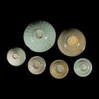 Six Assorted Celadon Bowls and Small Dishes, Song/Yuan Dynasty and Later — 宋/元及更晚 青釉碗碟一組六件