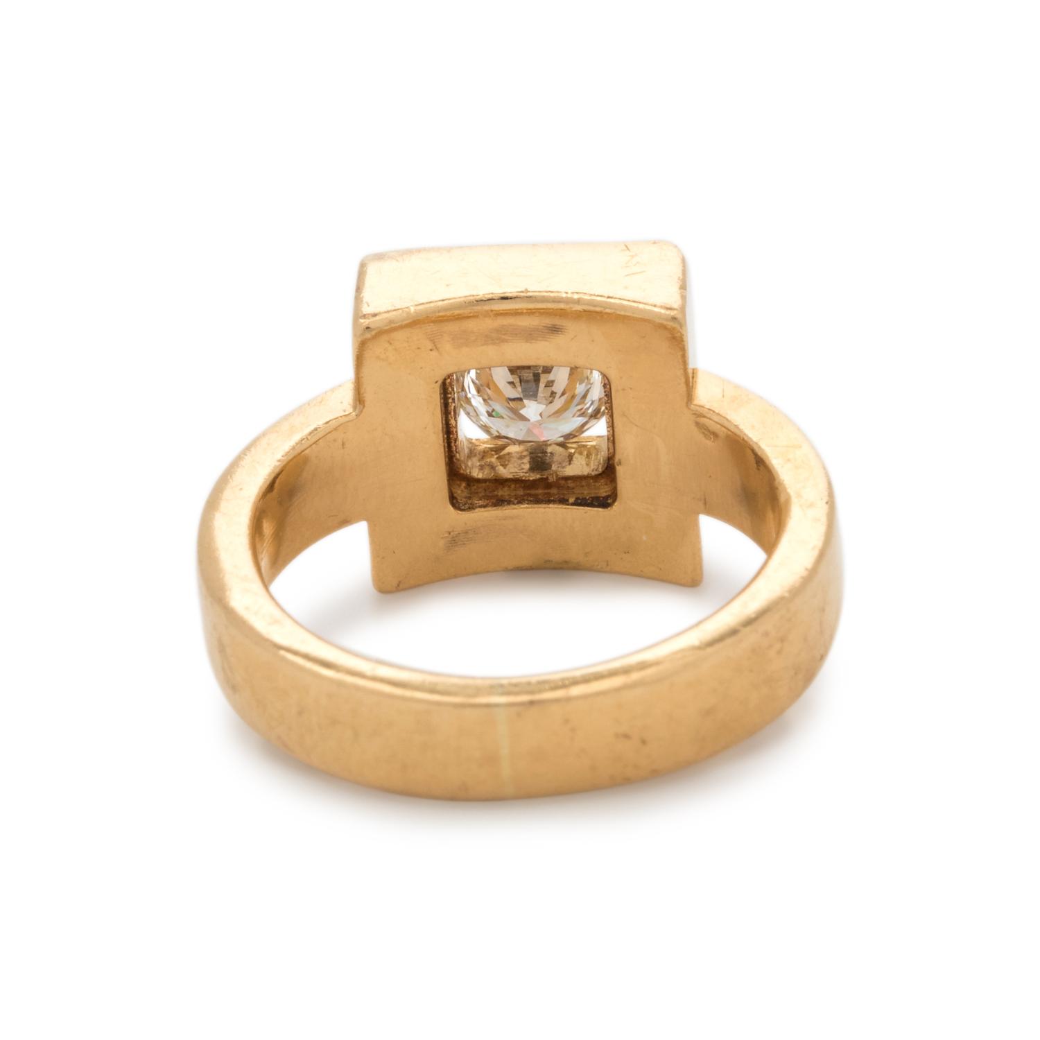 DIAMOND RING