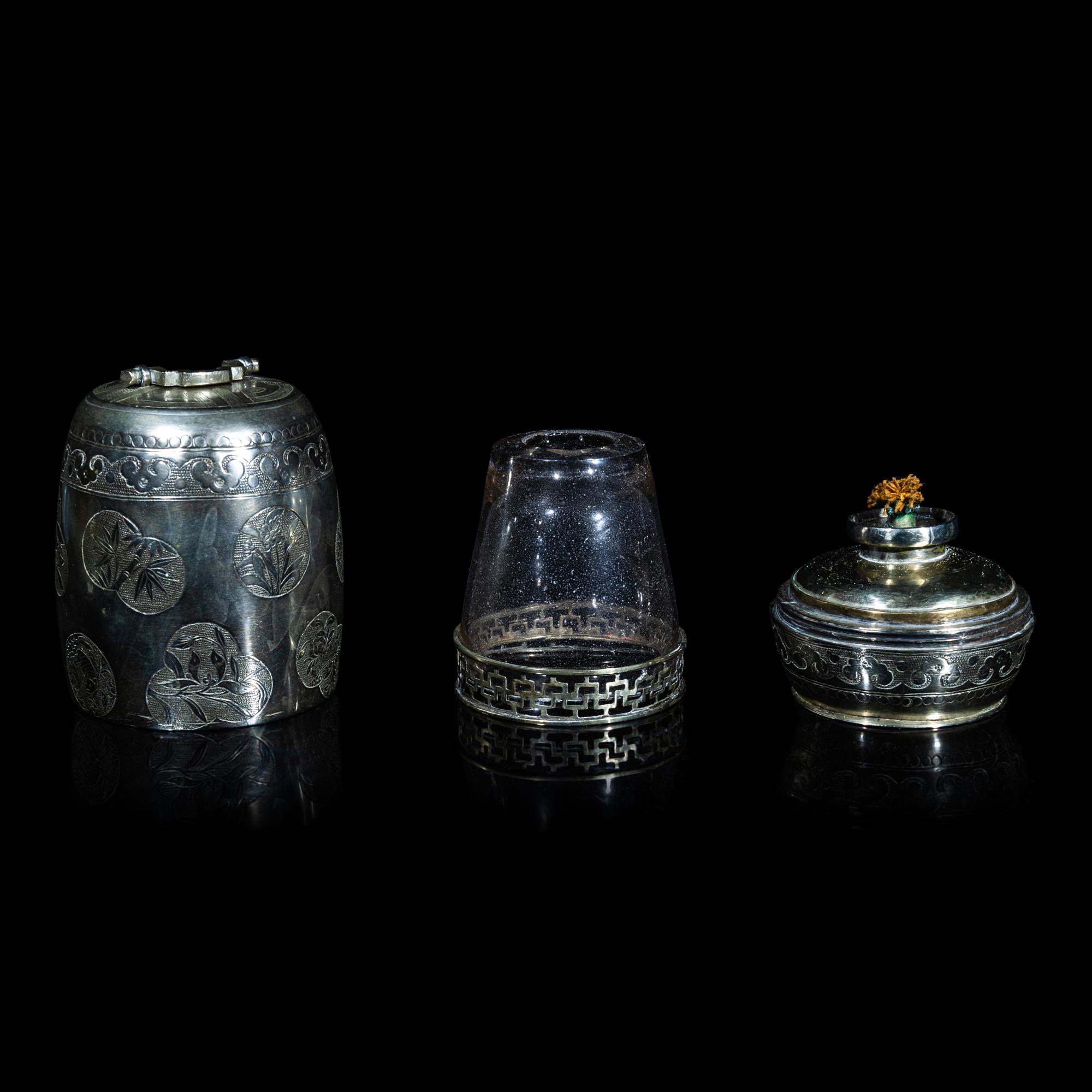 Two Chinese Opium Pipes and One Silver Opium Lamp, Late Qing-Republic Period 晚清-民國 烟槍、煙燈兩套