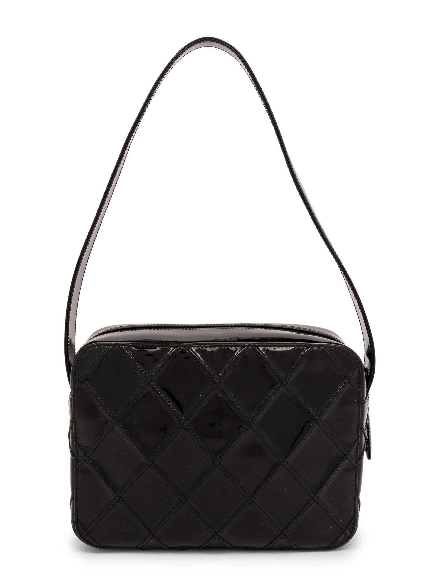 Chanel Bag in Black Patent Leather, 2000-02