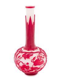 A Red Overlay Snowflake Ground Peking Glass Bottle Vase