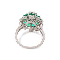 DIAMOND AND EMERALD RING