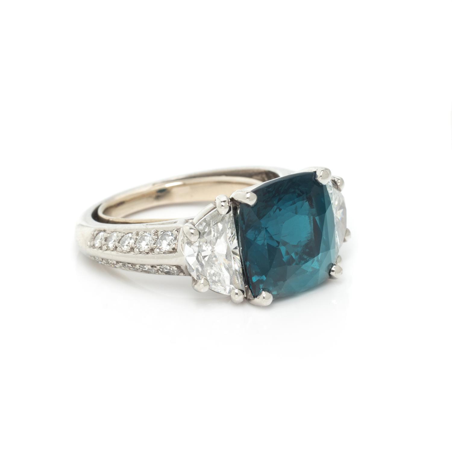 OSCAR HEYMAN, ALEXANDRITE AND DIAMOND RING