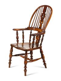 An English Yew Windsor Chair