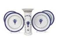 A Set of Four Chinese Export Porcelain Plates and a Cylindrical Vase — 19TH CENTURY