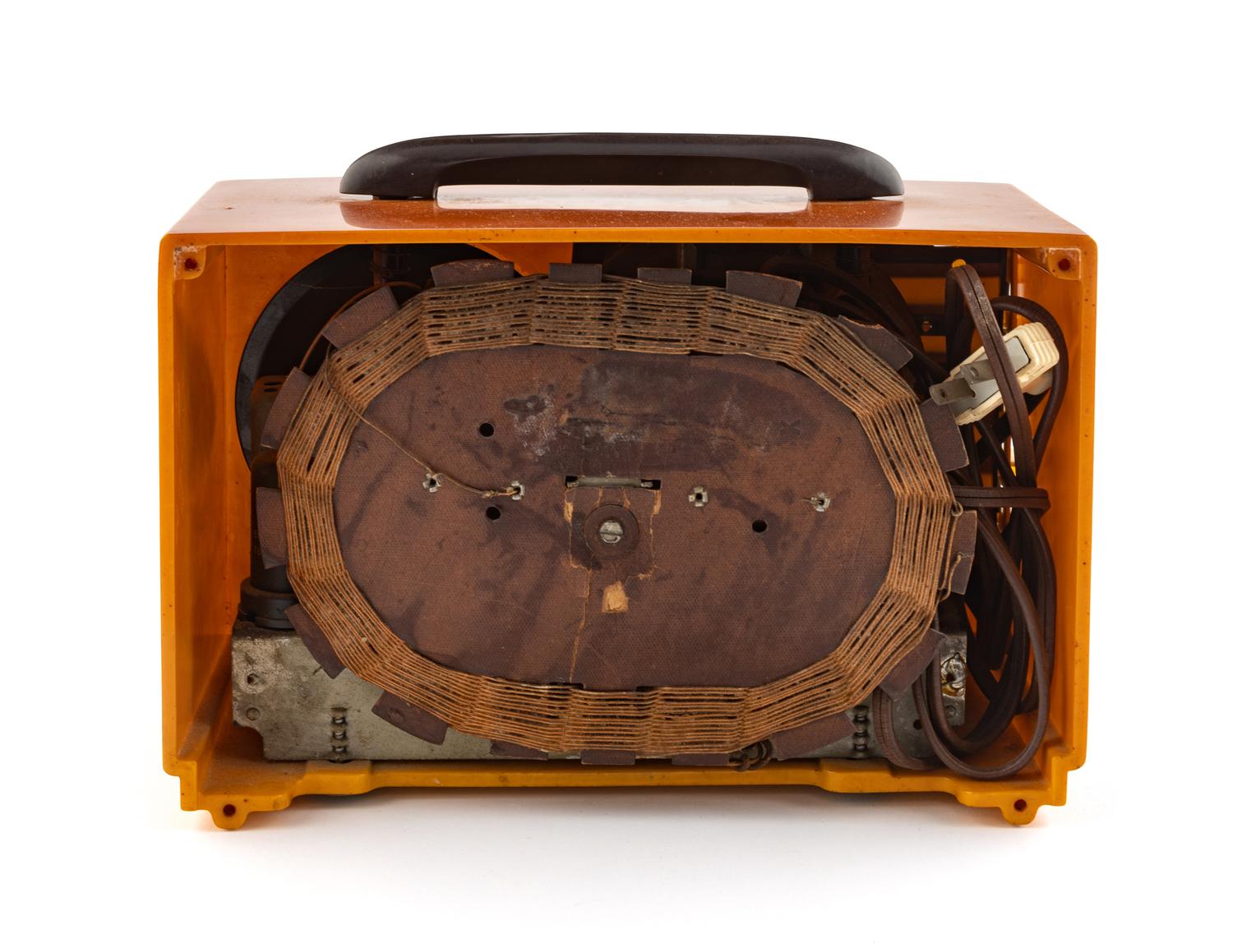 An Emerson Patriot Aristocrat 400 Radio