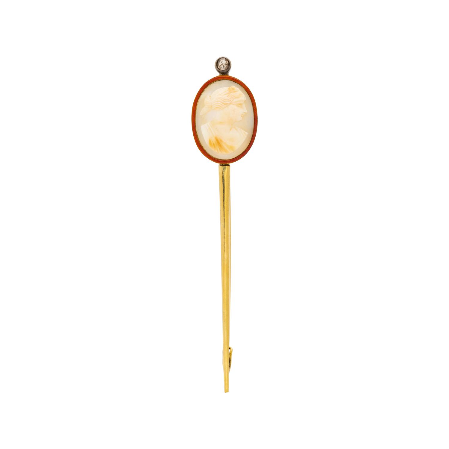 YELLOW GOLD, CAMEO, DIAMOND AND ENAMEL PIN