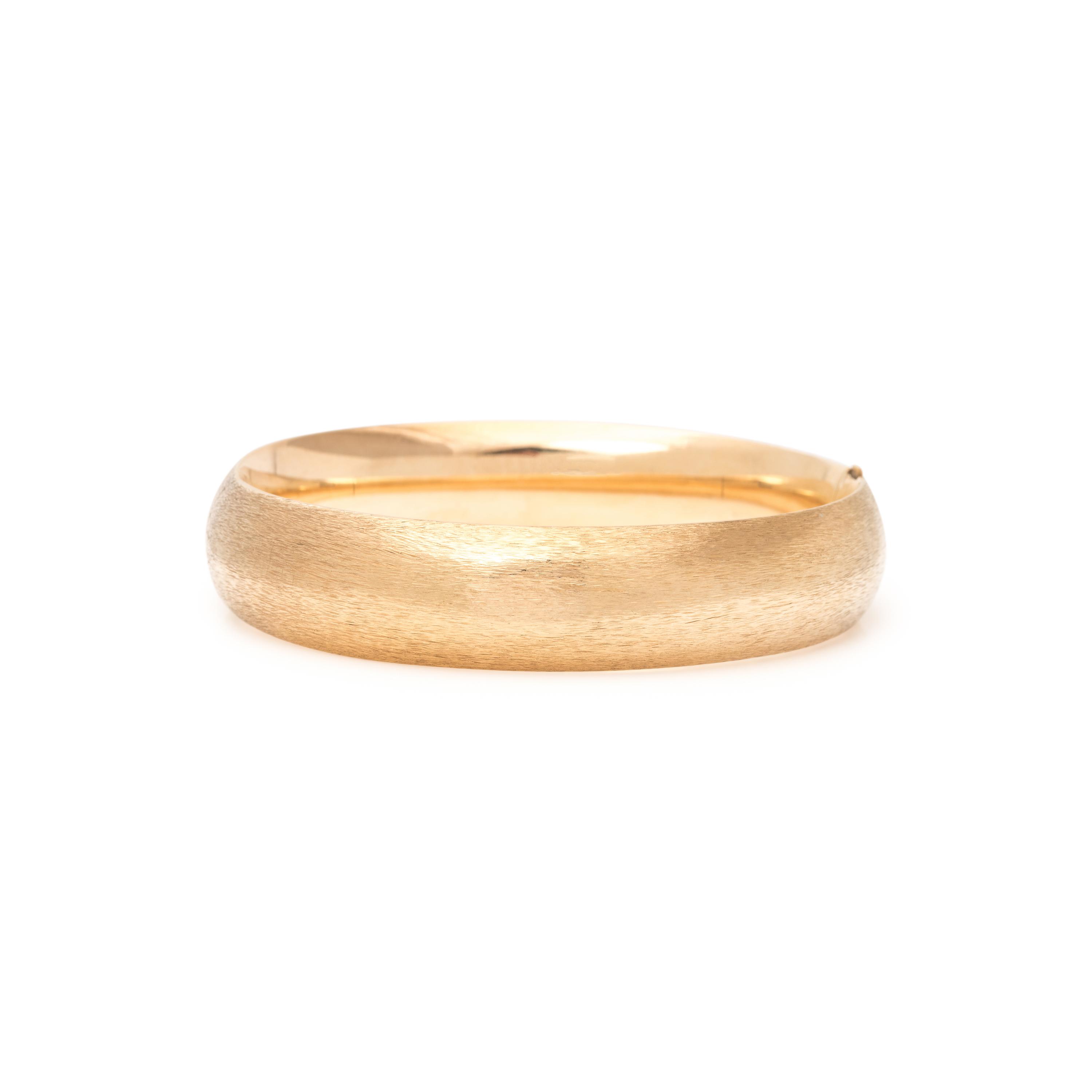 YELLOW GOLD BANGLE BRACELET