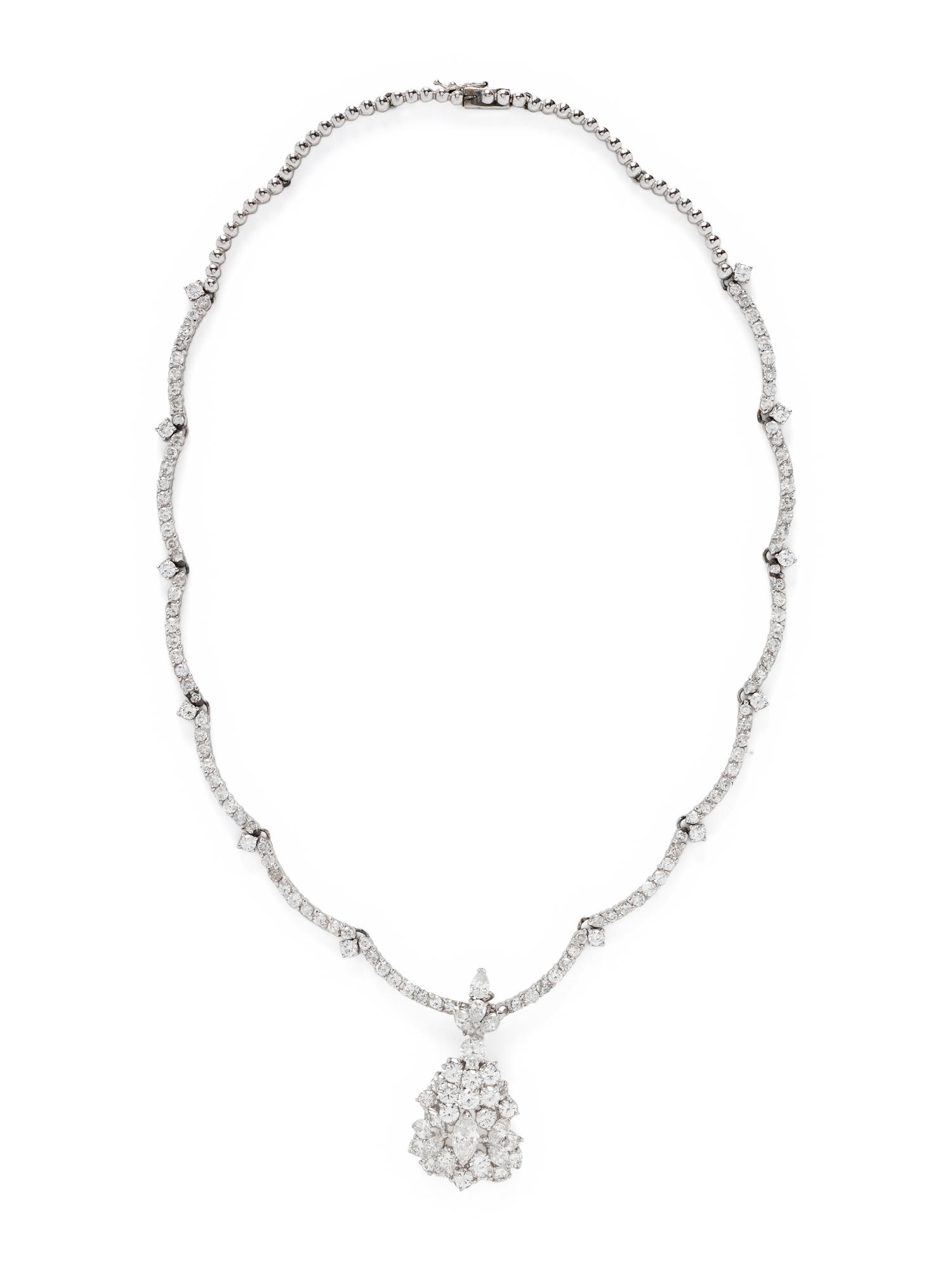 DIAMOND NECKLACE WITH ENHANCER