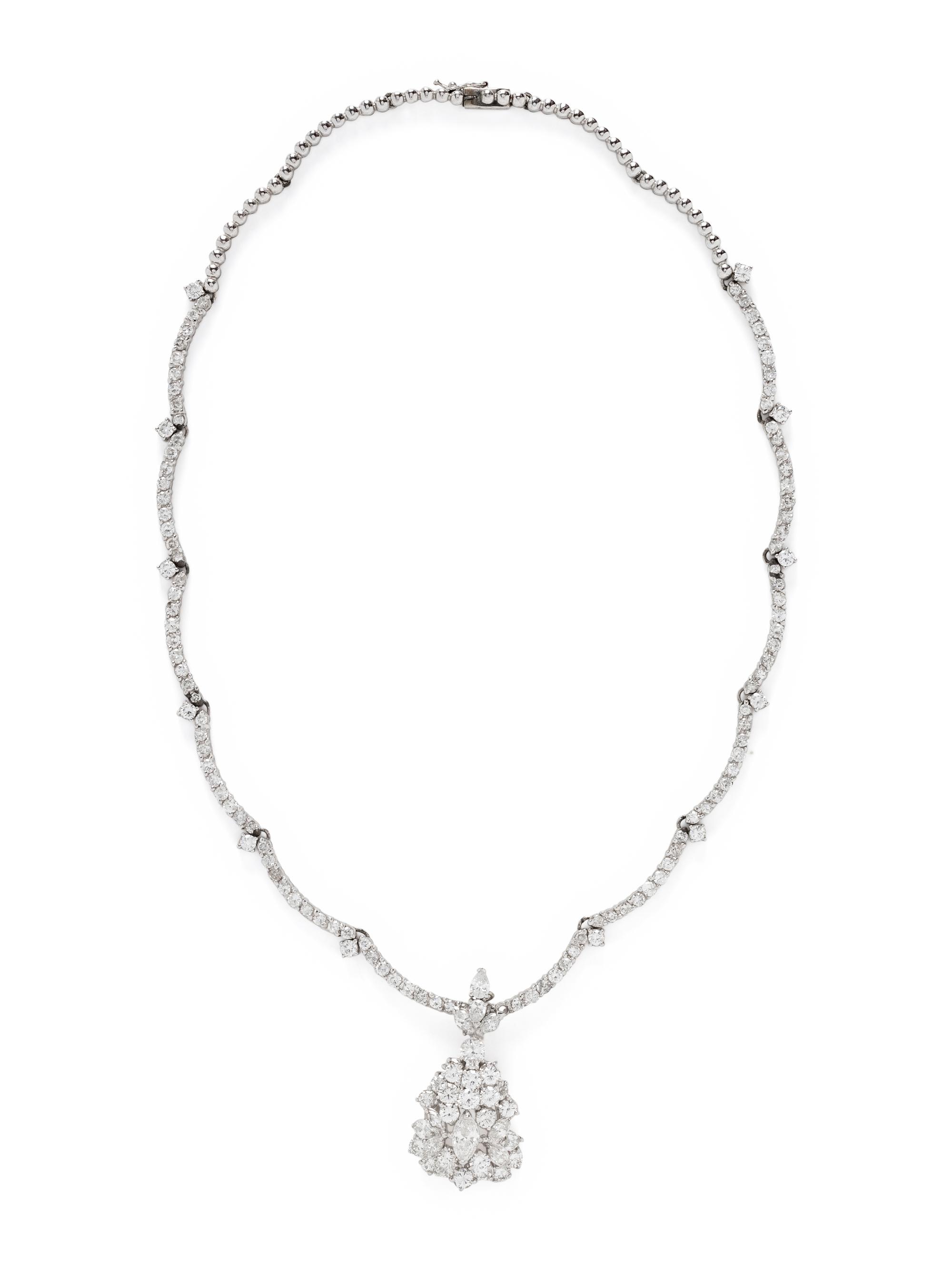DIAMOND NECKLACE WITH ENHANCER