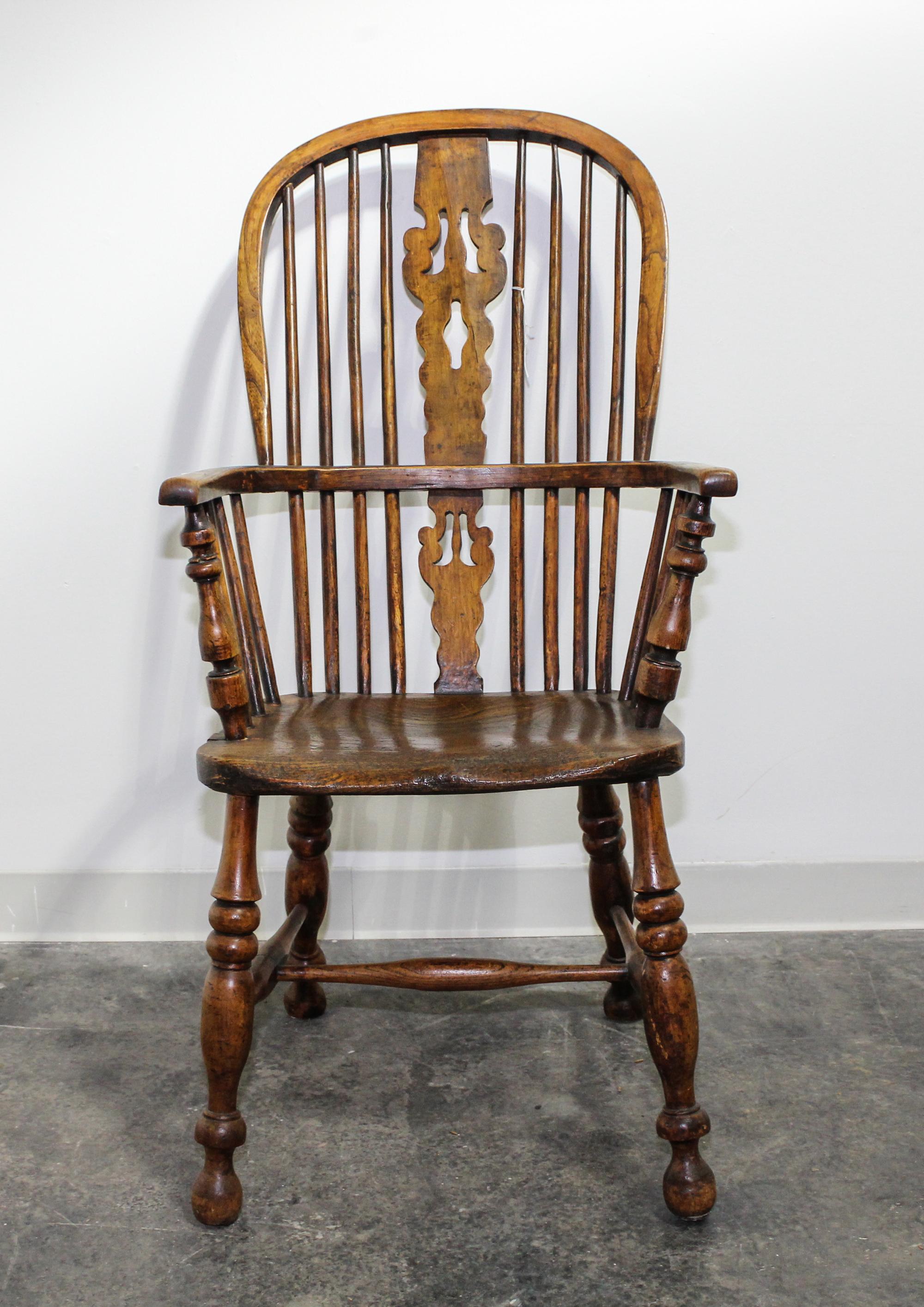 An English Windsor Arm Chair Height 42 1/2 inches. — 19TH CENTURY