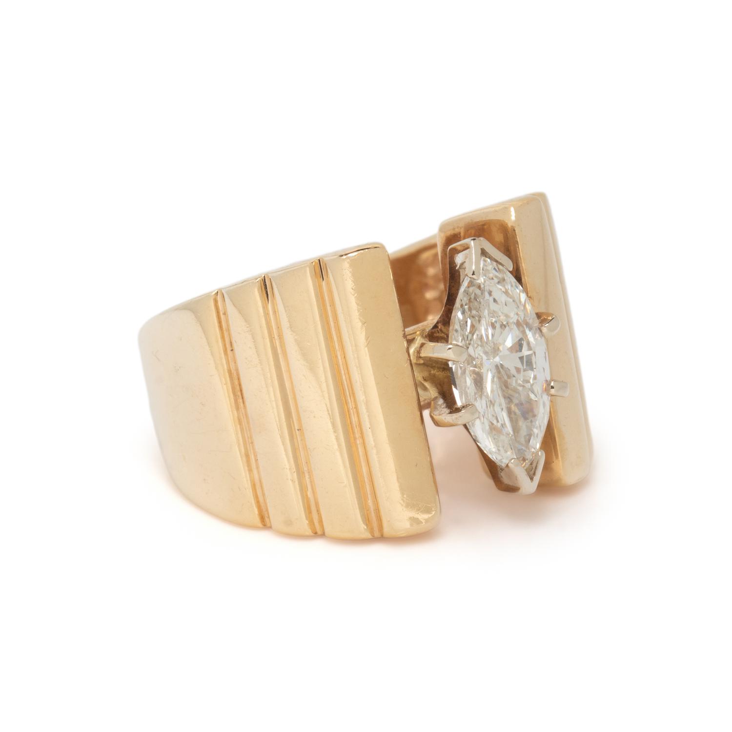 DIAMOND AND YELLOW GOLD RING