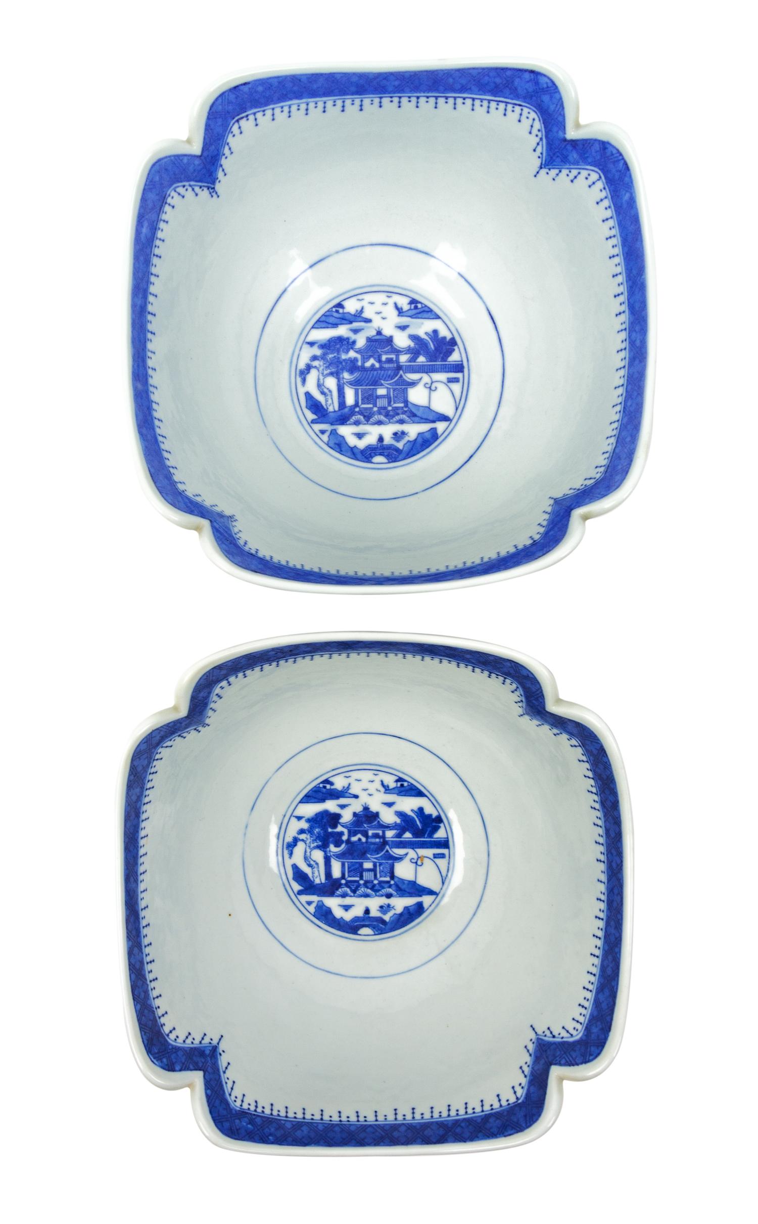 A Pair of Chinese Export Blue and White Porcelain Bowls