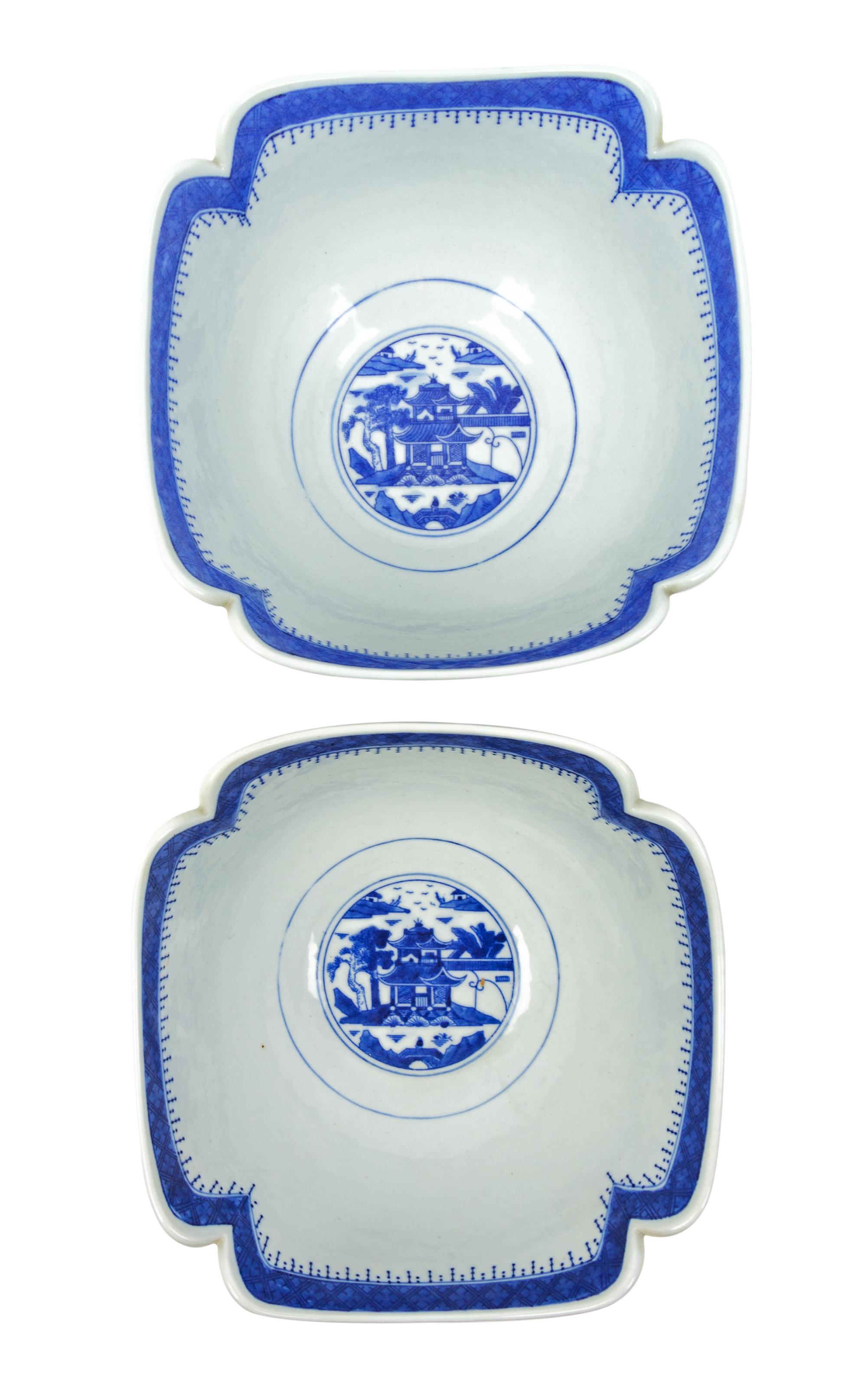 A Pair of Chinese Export Blue and White Porcelain Bowls