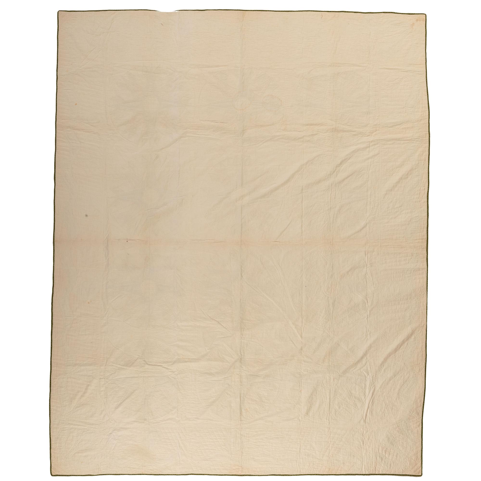 A Mariner's Compass Pattern Quilt with Oak Leaves