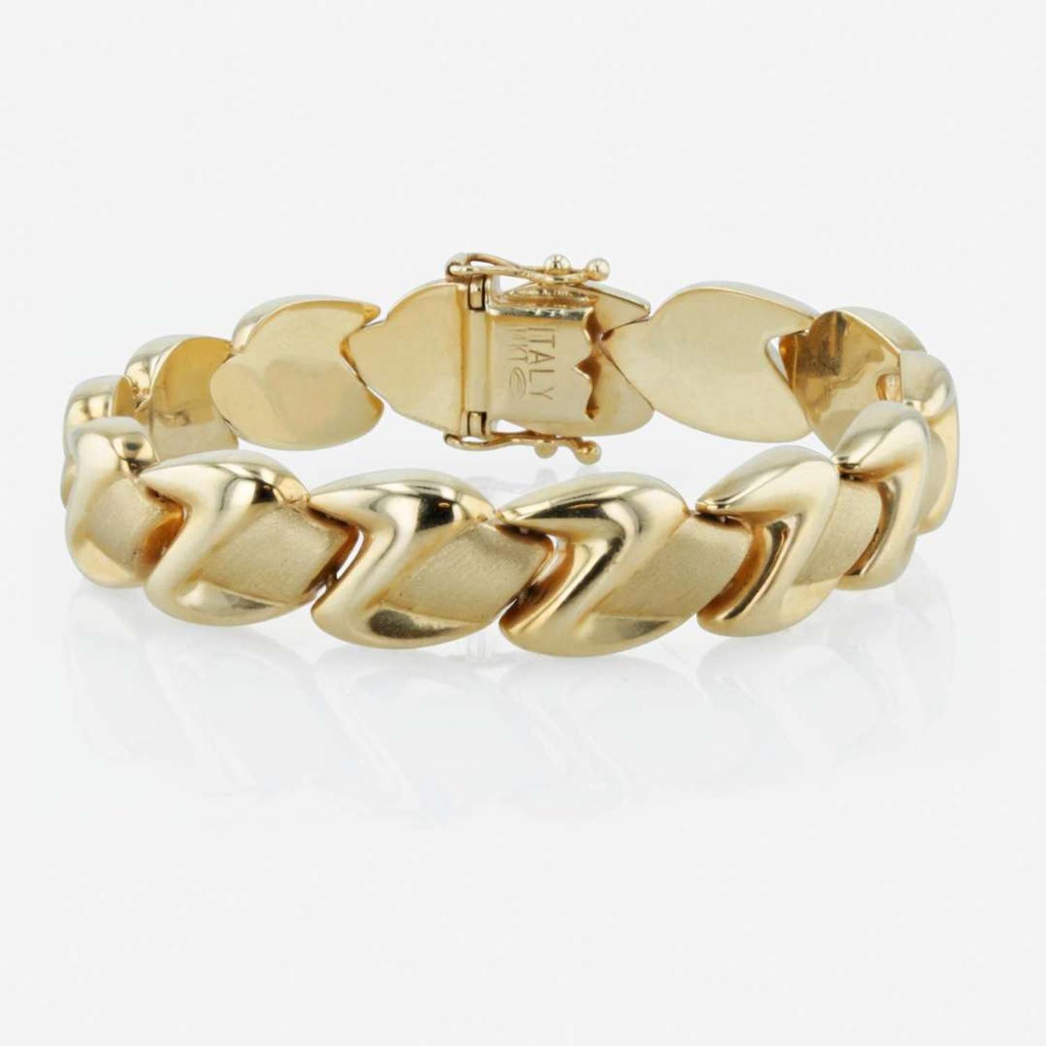 A Matching 14K Yellow Gold Bracelet and Necklace