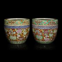 A Pair of Famille Rose Porcelain Jardinières — 粉彩牡丹圖花盆一對