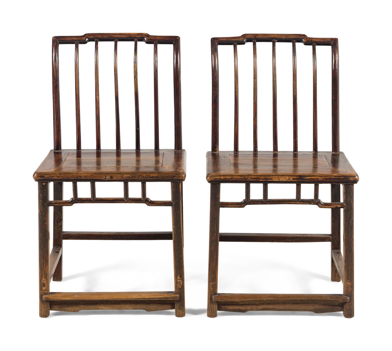 A Pair of Chinese Lacquered Hardwood Side Chairs, Shubeiyi, 20th Century — 近代 硬木梳背椅一對