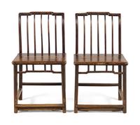 A Pair of Chinese Lacquered Hardwood Side Chairs, Shubeiyi, 20th Century — 近代 硬木梳背椅一對