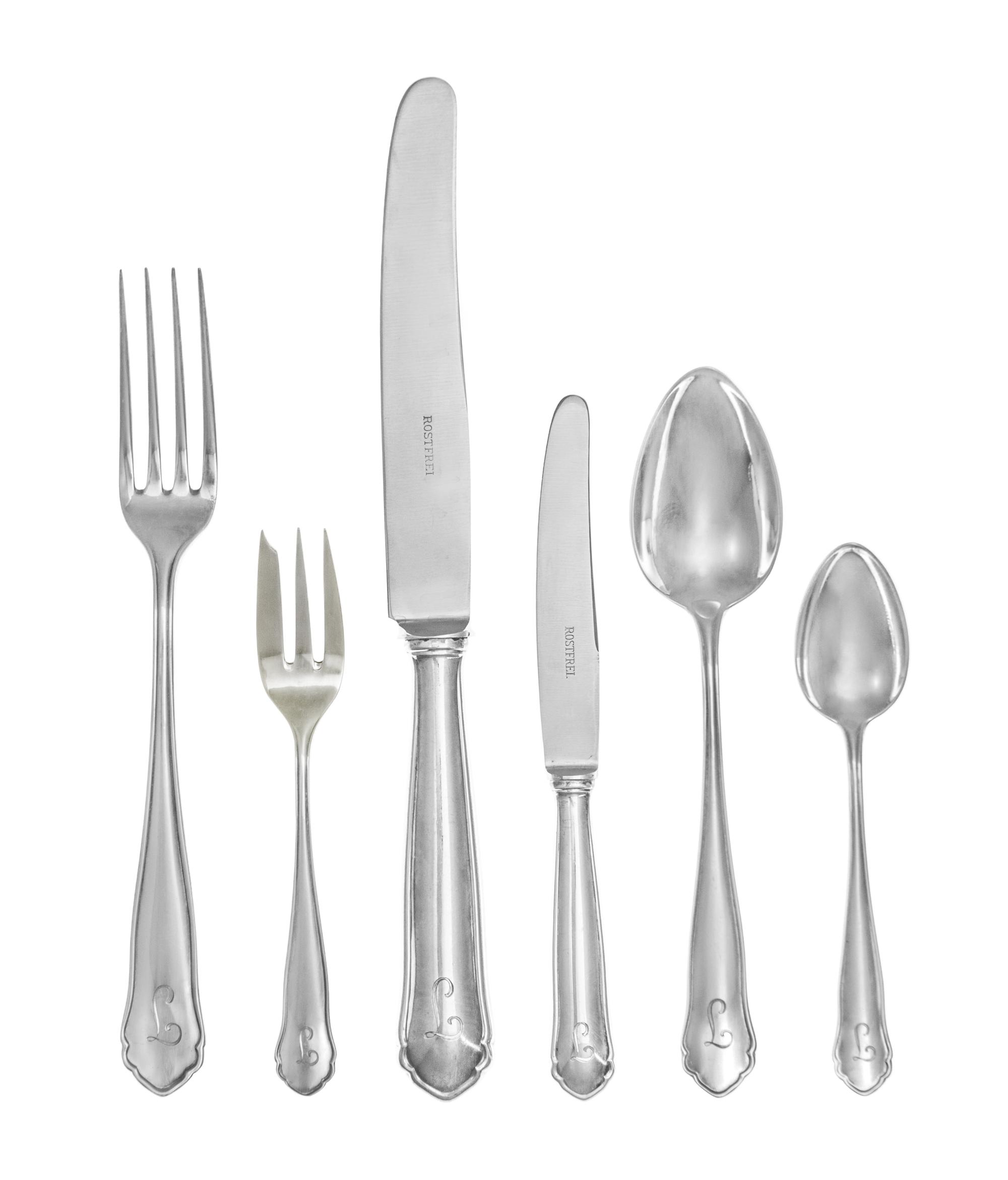 A German Silver Flatware Service, Koch & Bergfeld, Bremen, Early 20th Century, Chippendale pattern, each with engraved L monogram, comp