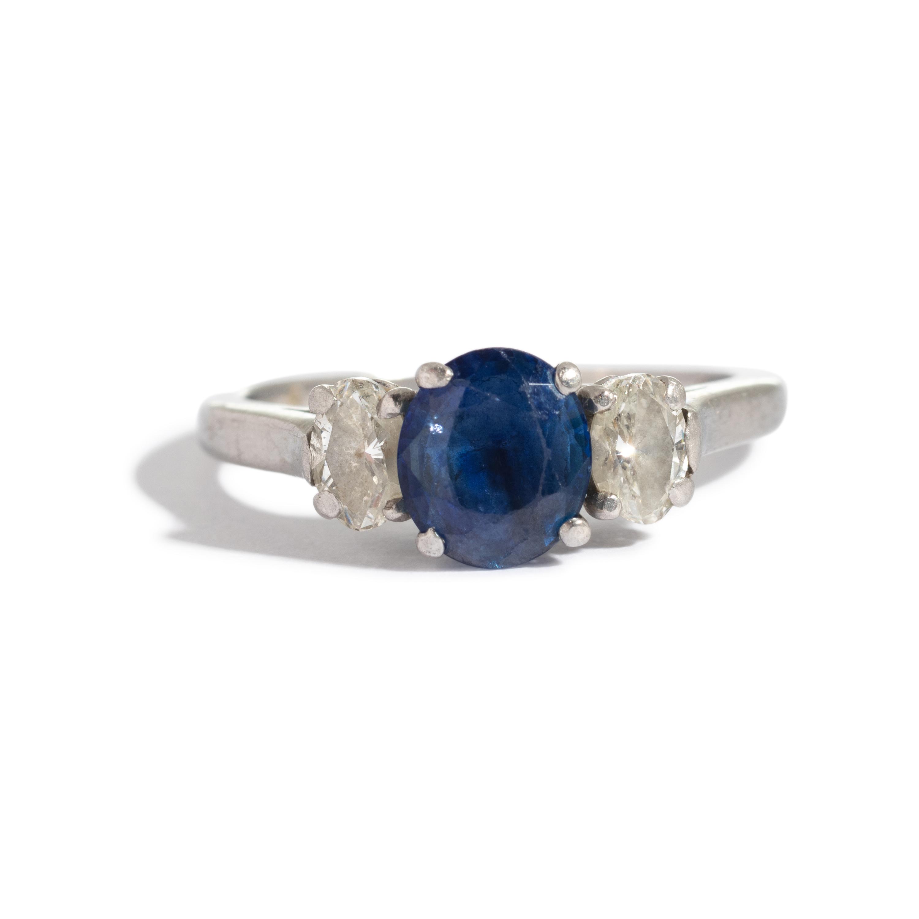 SAPPHIRE AND DIAMOND RING