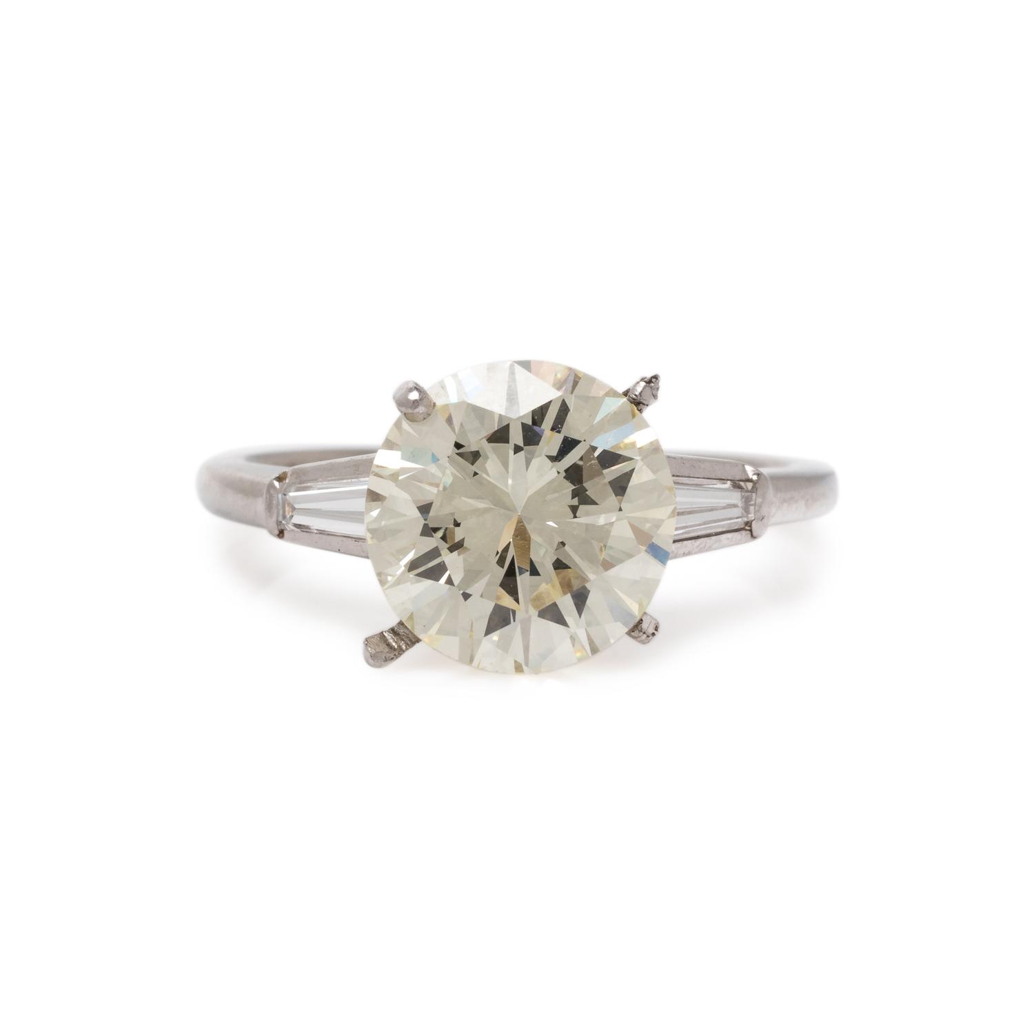 DIAMOND RING