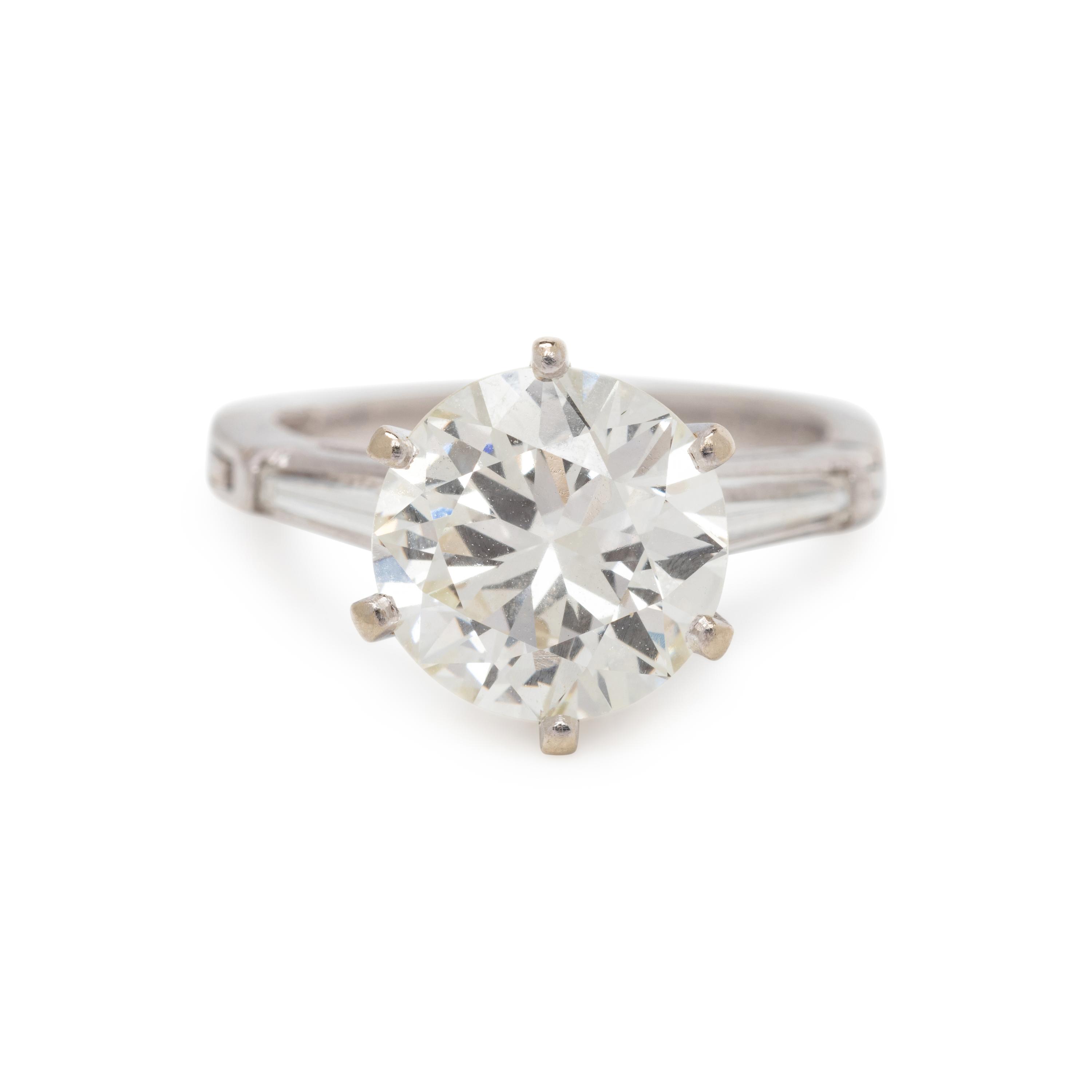 DIAMOND RING