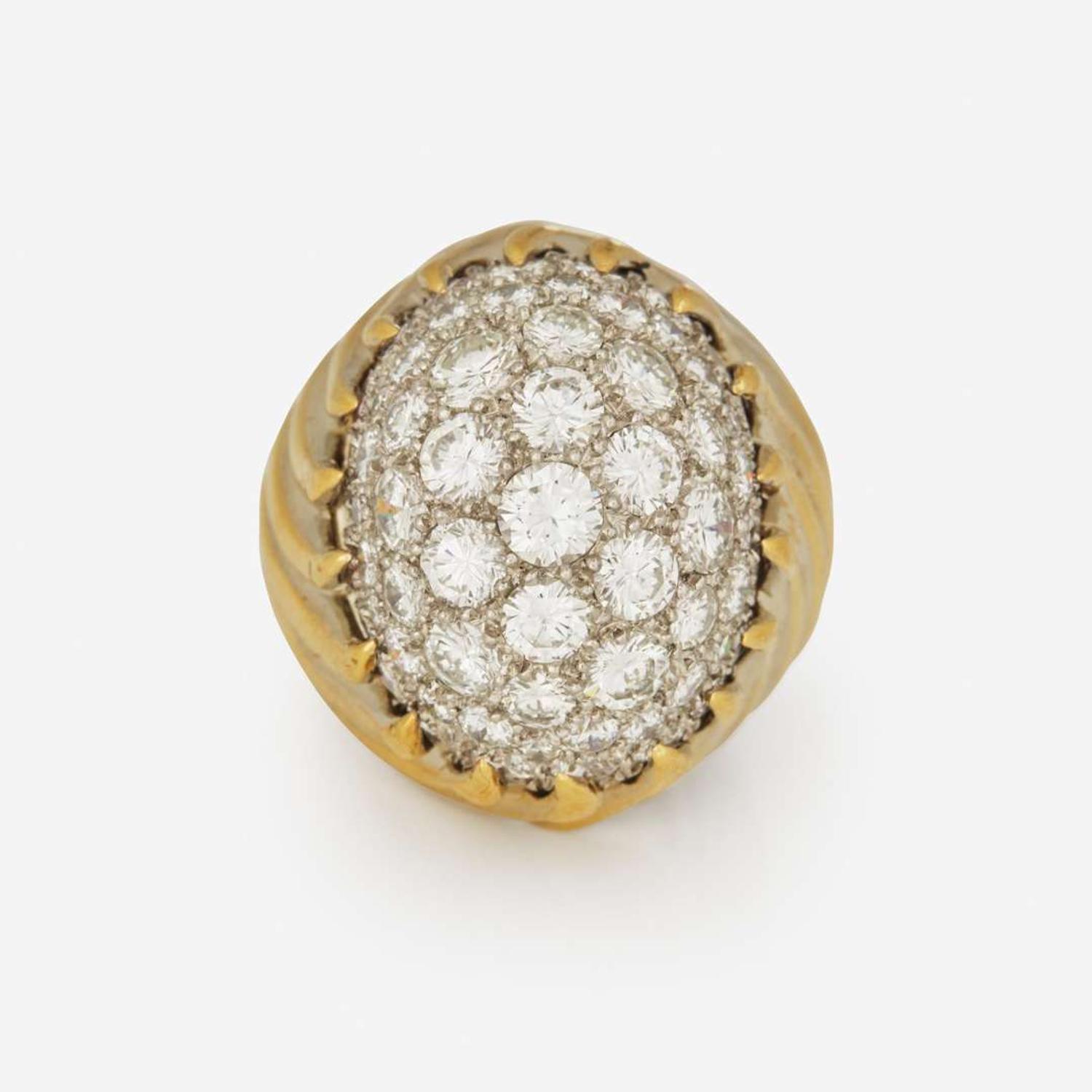 An 18K Yellow Gold and Diamond Ring