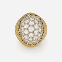 An 18K Yellow Gold and Diamond Ring