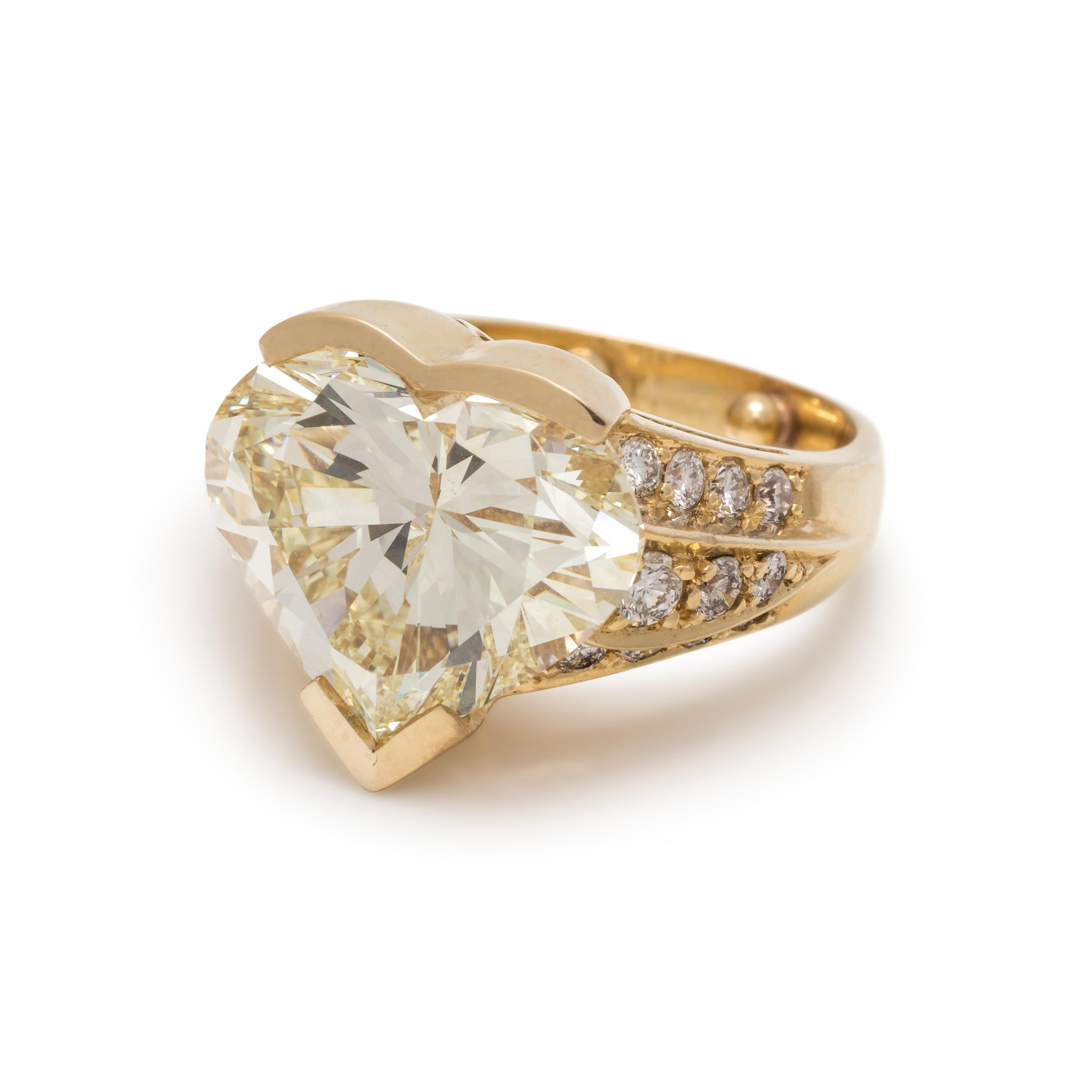 DIAMOND RING
