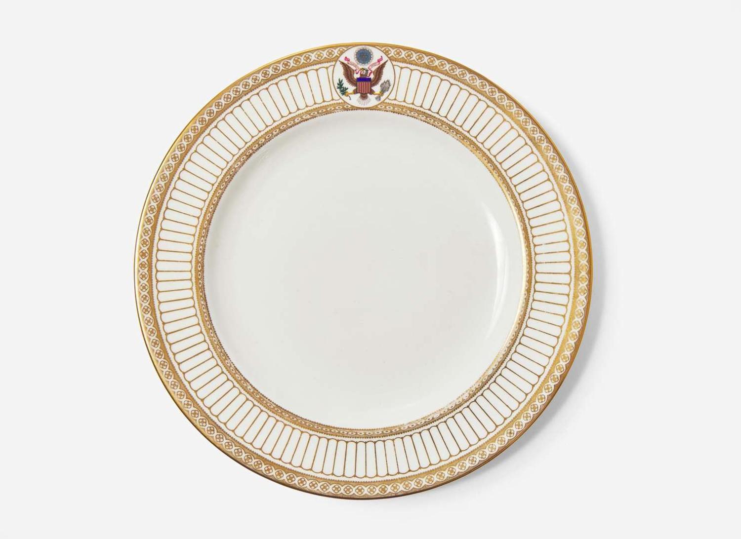 A Wedgwood Bone China Theodore Roosevelt State Service Dinner Plate, UK, circa 1902