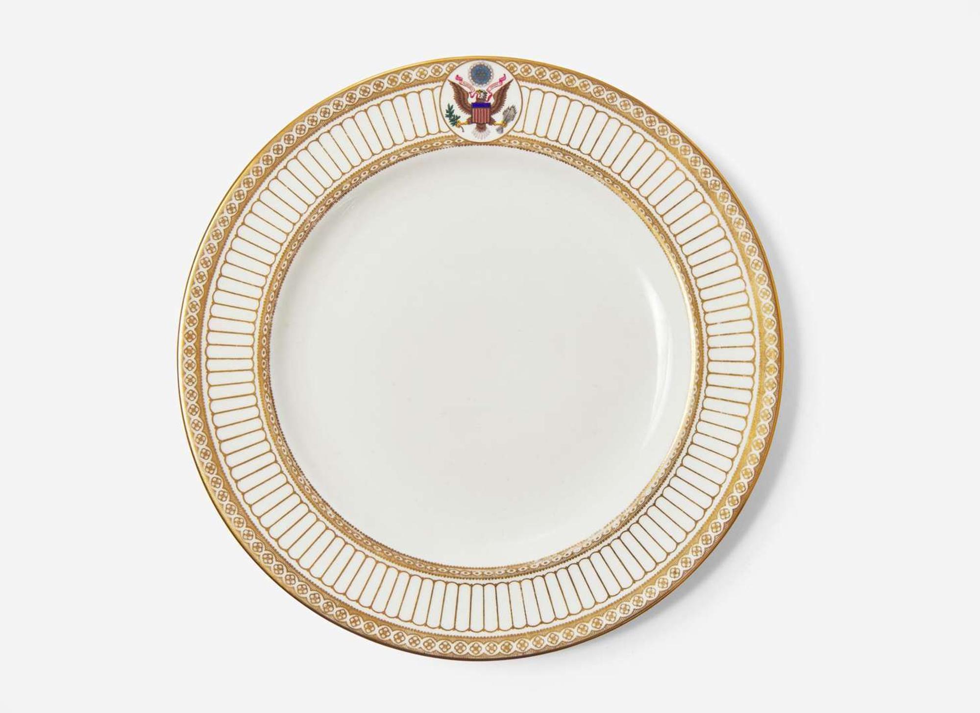 A Wedgwood Bone China Theodore Roosevelt State Service Dinner Plate, UK, circa 1902