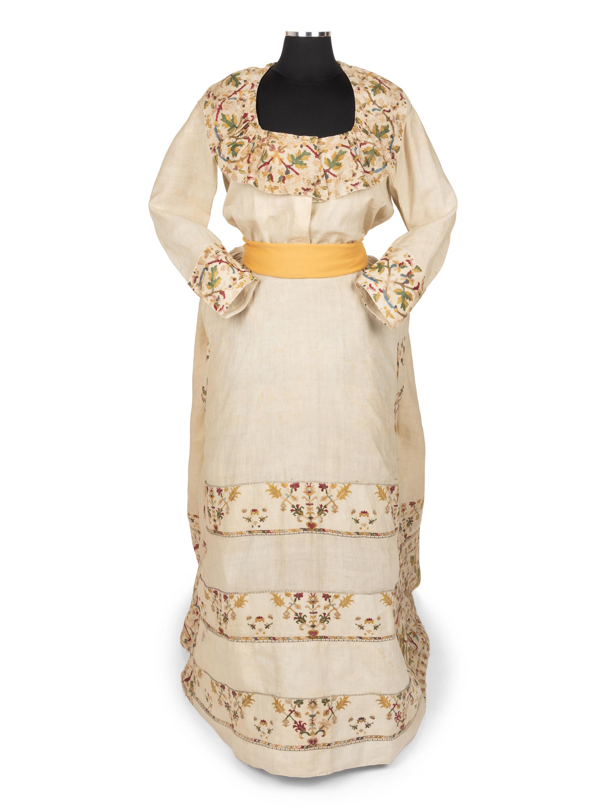 Linen Day Dress à la 18th Century with Embroidery, 1870-80s