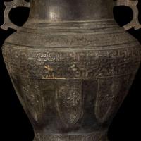 A large patinated bronze archaistic vase 仿古铜制大花瓶一件 18th/19th century or earlier ??????????