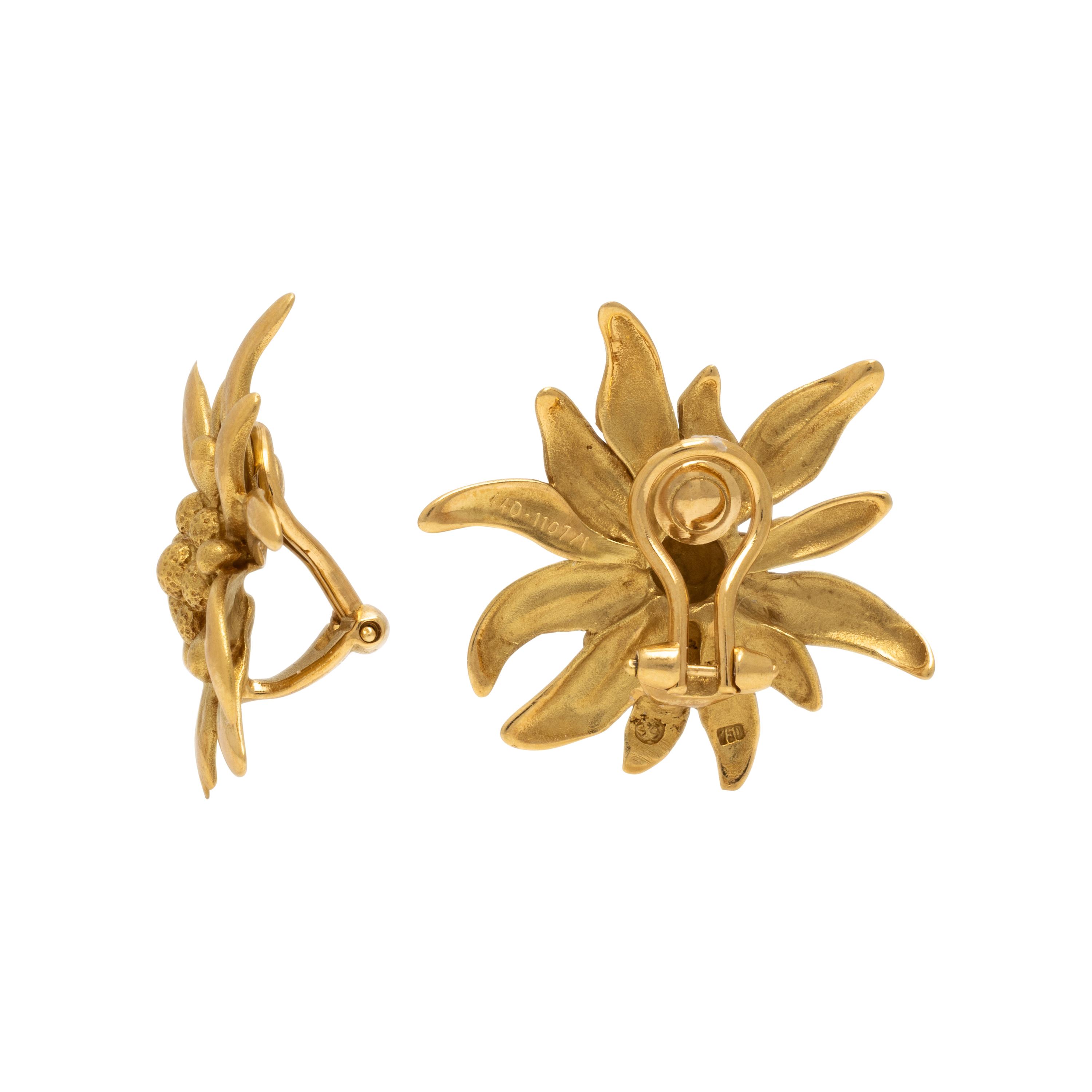 Yellow Gold Edelweiss Earrings and Pendant