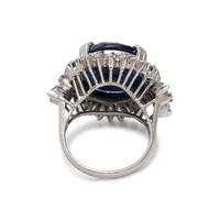 SAPPHIRE AND DIAMOND RING