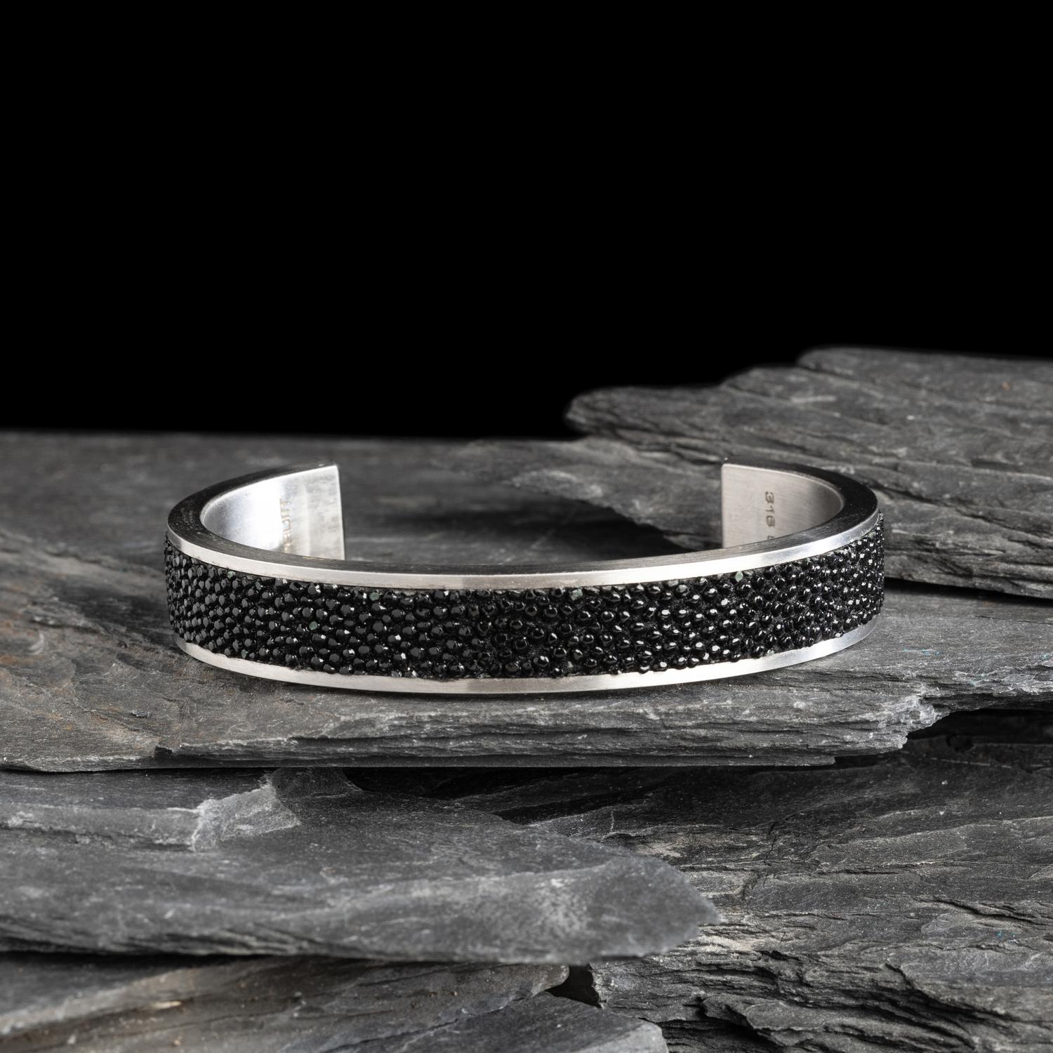 Pat Pruitt (Laguna-Chiricahua Apache, b. 1973) — Sterling Silver and Sting Ray Leather Cuff Bracelet
